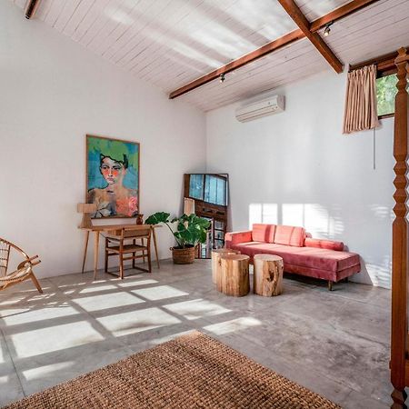 Appartamento Batu Belig Living Managed By Cpm Bali Seminyak Esterno foto