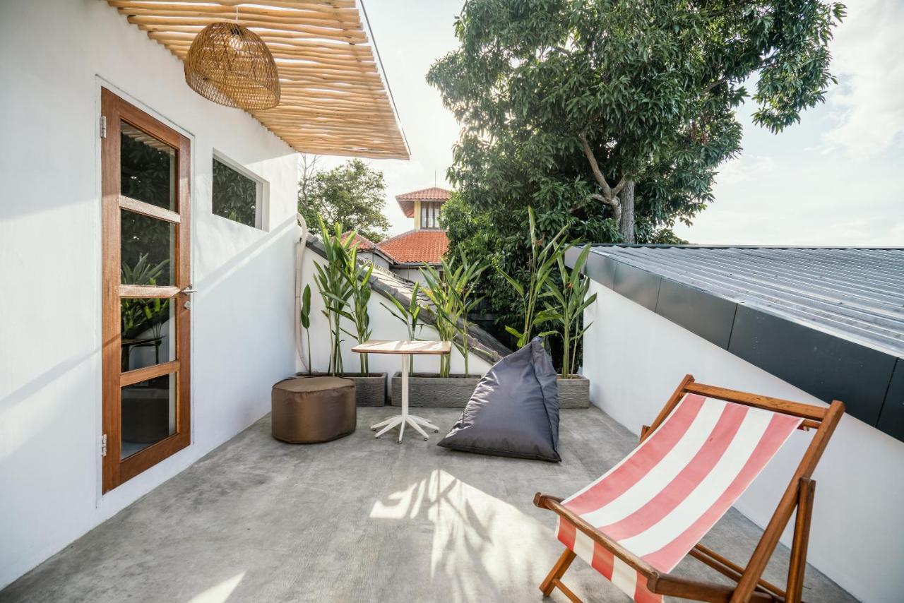 Appartamento Batu Belig Living Managed By Cpm Bali Seminyak Esterno foto