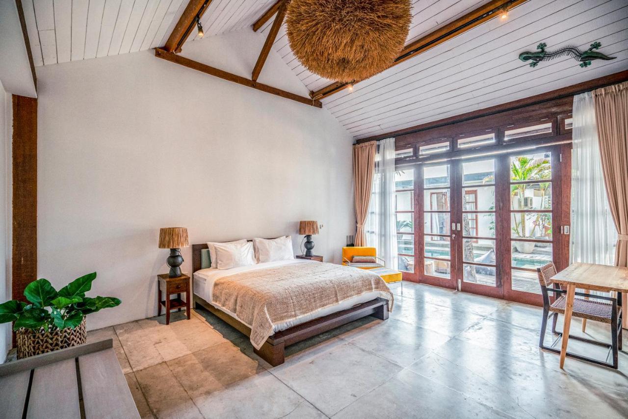 Appartamento Batu Belig Living Managed By Cpm Bali Seminyak Esterno foto