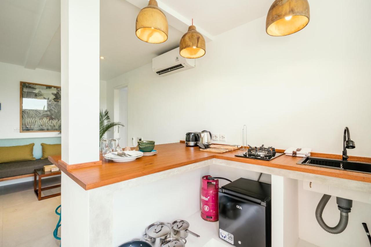 Appartamento Batu Belig Living Managed By Cpm Bali Seminyak Esterno foto