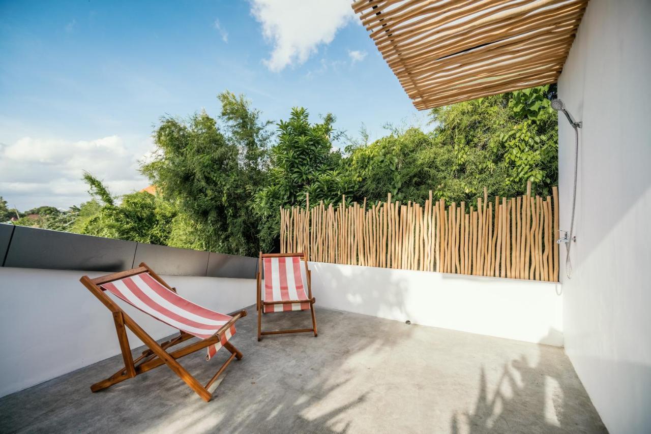 Appartamento Batu Belig Living Managed By Cpm Bali Seminyak Esterno foto